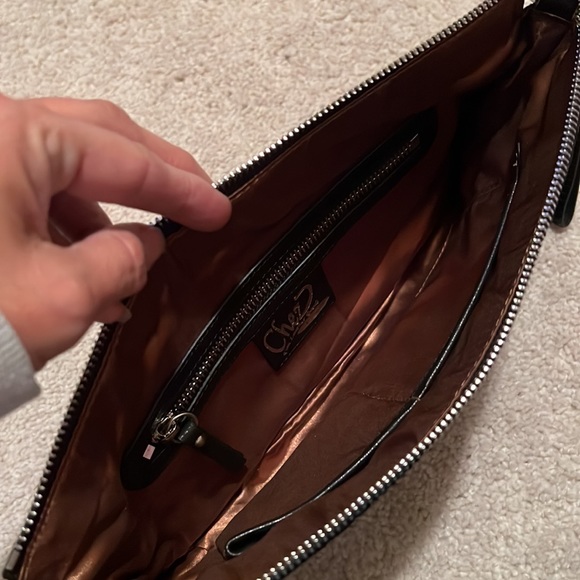 Chez clutch/crossbody - Picture 2 of 3
